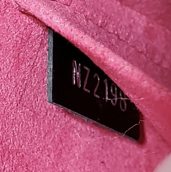 Authentic Louis Vuitton Epi Black Felicie Pochette (SOLD) - Picture 11 of 16